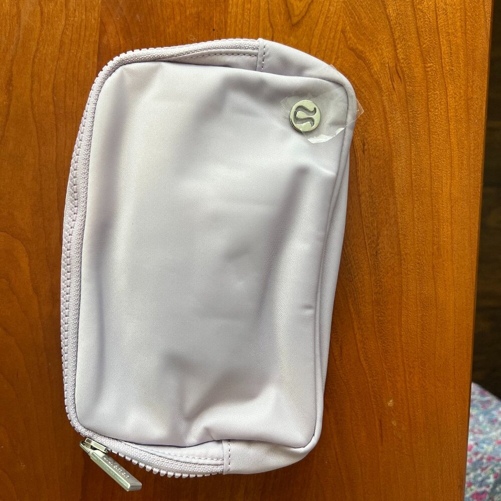 Everywhere Belt Bag Lilac